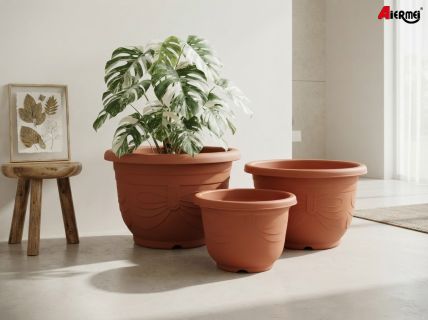 Why Growers and Retailers Are Switching to Plastic Flower Pots Over Terracotta